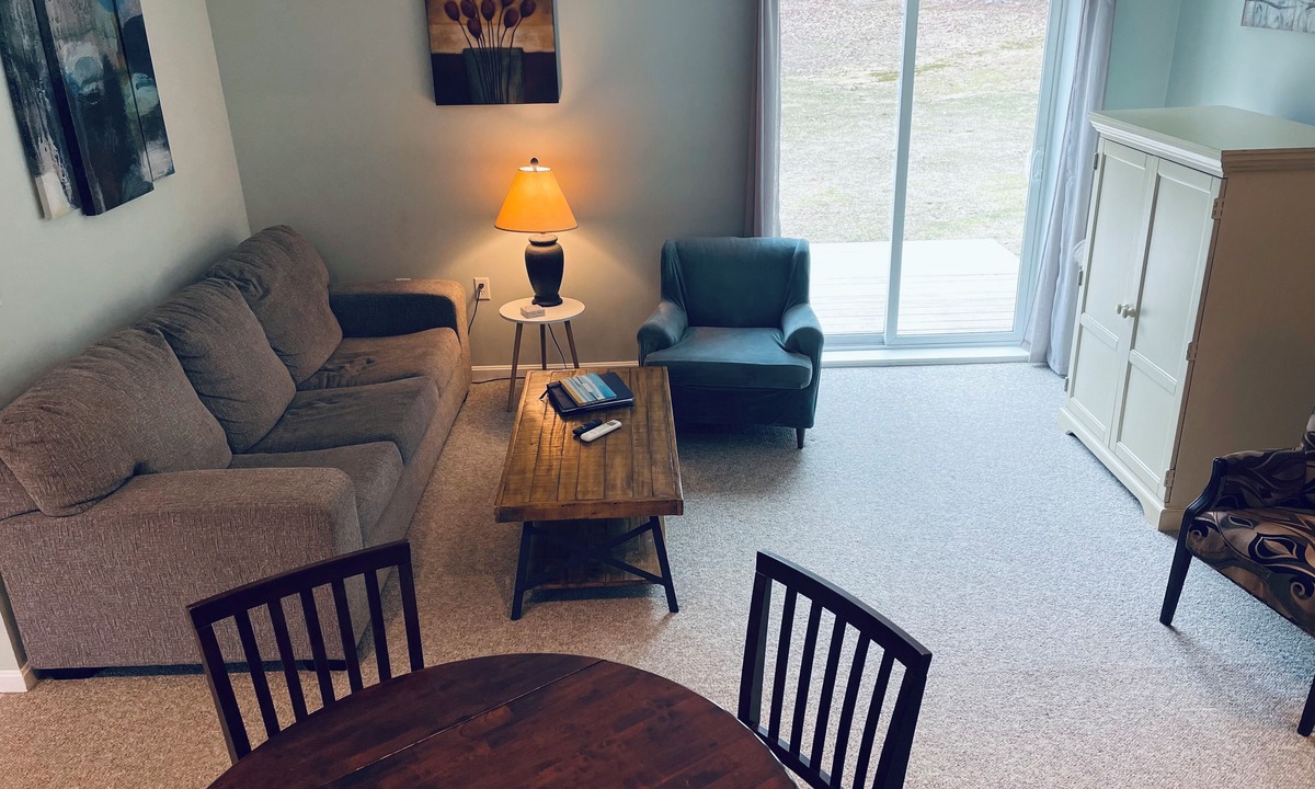 Freeport Cottage | The Outlet House, Comfortable Cottage