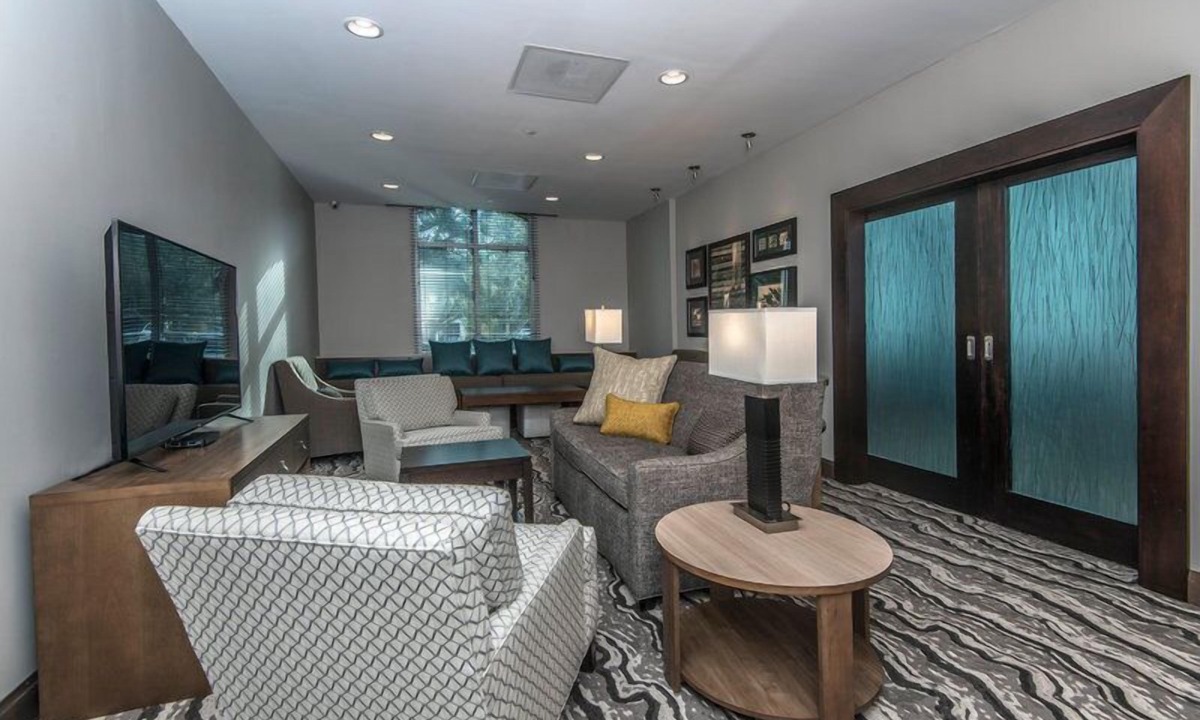 Charleston Apartment | Outdoor Pool + Free Wi-Fi | Great Location!