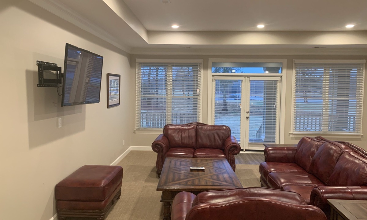 Wallace Apartment | The Village at RiverLanding