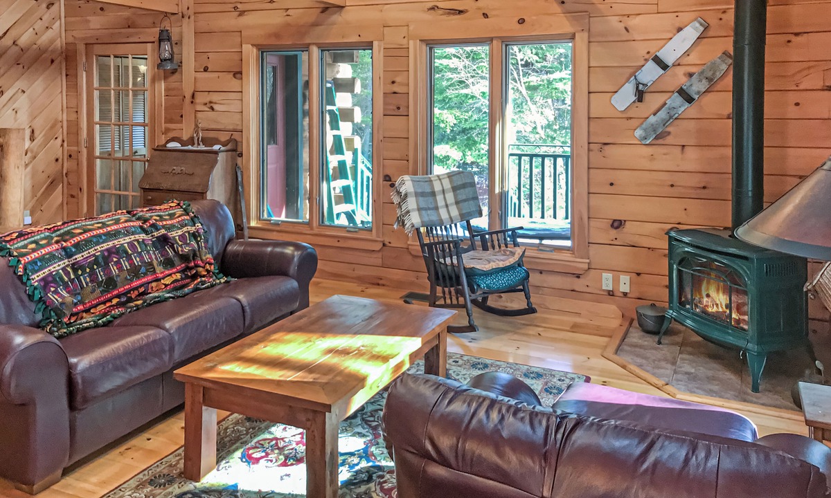 Rangeley House | Cozy Cabin with Rec Trail and Lake Access!