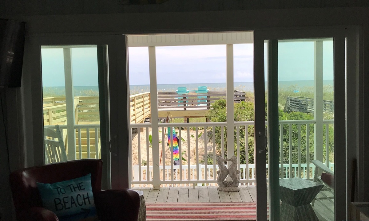 Ocean Isle Beach Cottage | Ocean Front Cottage with optional Heated Pool.
