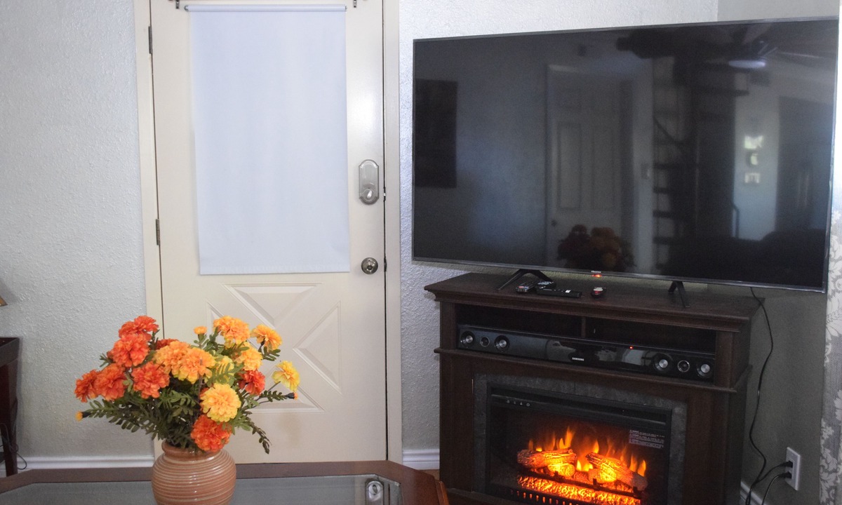 Wetmore House | Home Away from Home(Sleeps 6) No city Tax