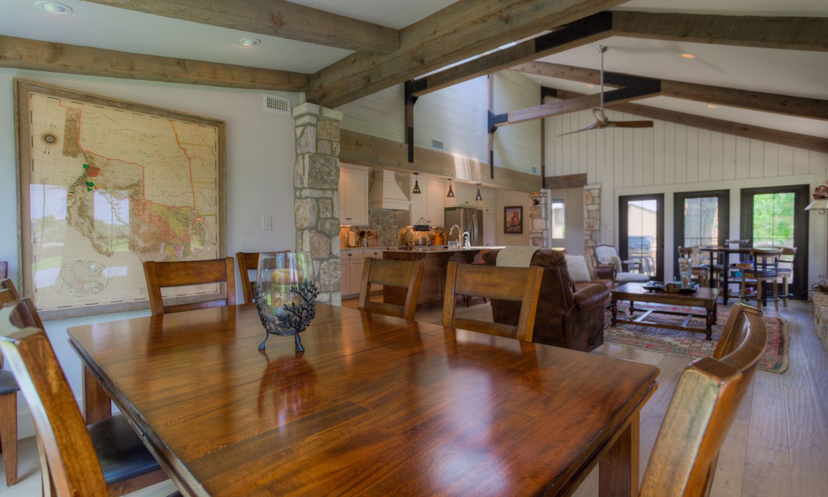 Kerrville House | Beautiful Hilltop Villa on 18th fairway