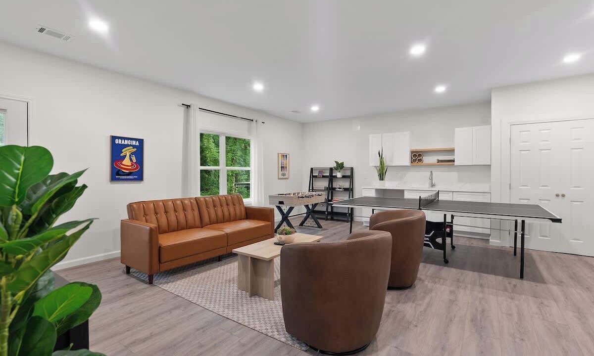 Duluth House | The Central Nest | Brand-New 2025 Build | 6BR KING