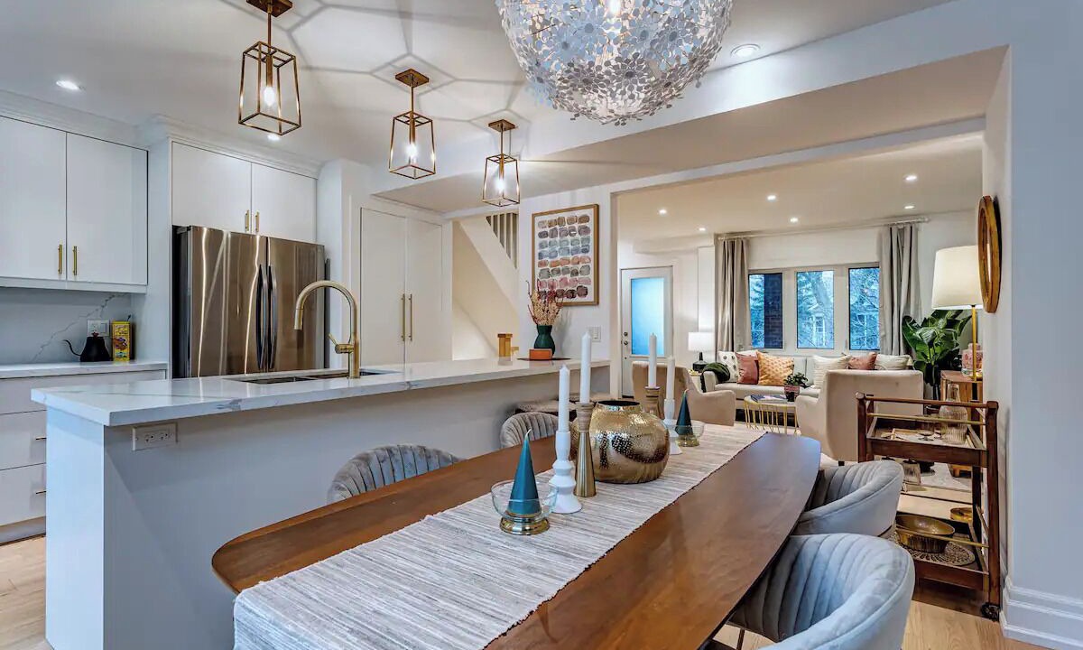 Oakwood Village House | Entire Midtown Toronto Home - 3BR, 2 Baths, 2 Kitchens, Walk/Transit