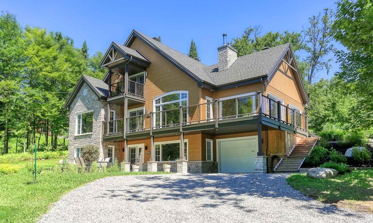 Saint-Raymond Ski Chalet | A rustic cabin near a lake, 45 minutes from Quebec City—perfect for families!