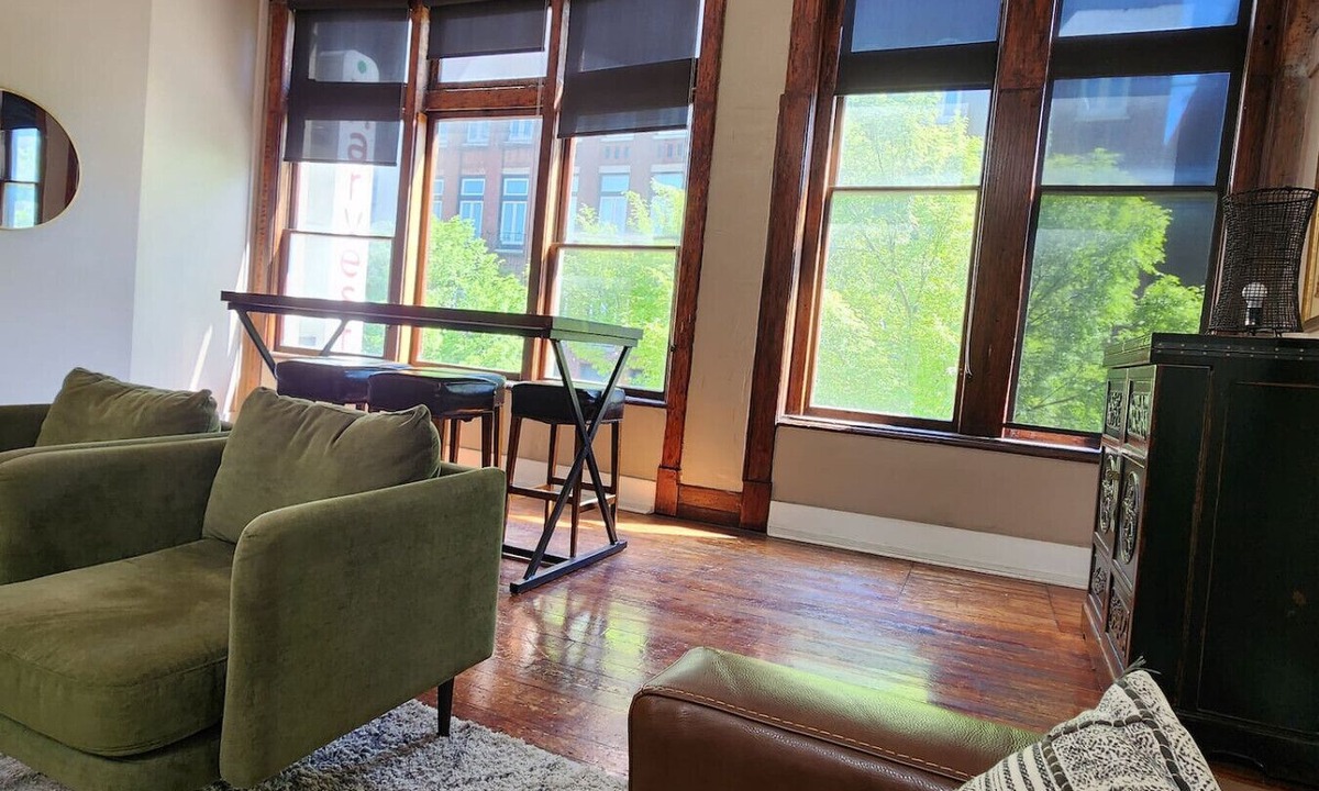 Old City Condo | Renovated Downtown Loft near Gay St | Walk Everywhere
