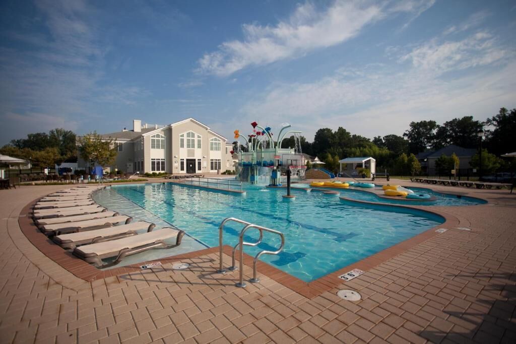 Williamsburg Resort | Getaway Beautiful Resort with Full Amenities - 4 Bedrooms