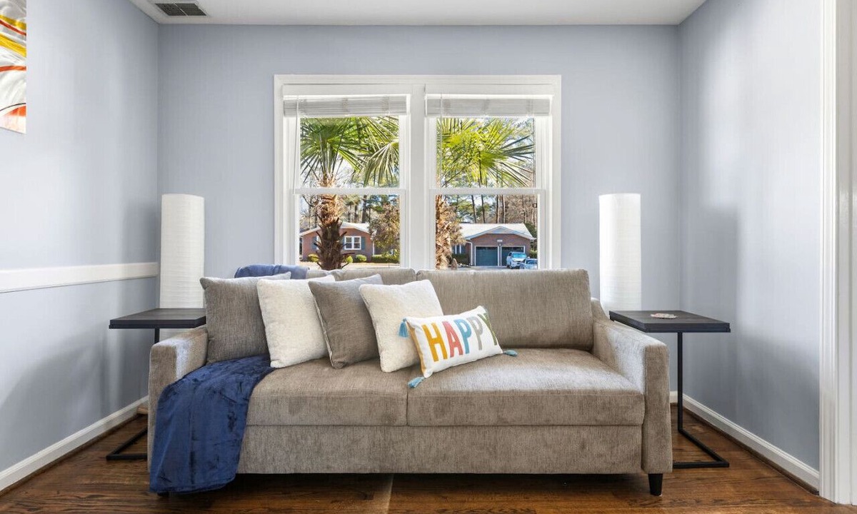 Seven Oaks Apartment | Spacious Oasis With Pool | Near Harbison | 5BR