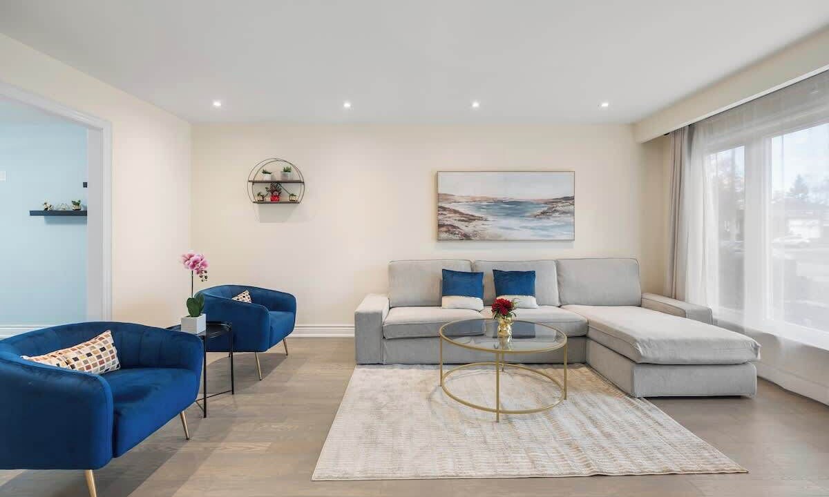 L'Amoreaux House | Luxurious Modern 7B3.5B Home + Magnificent Patio
