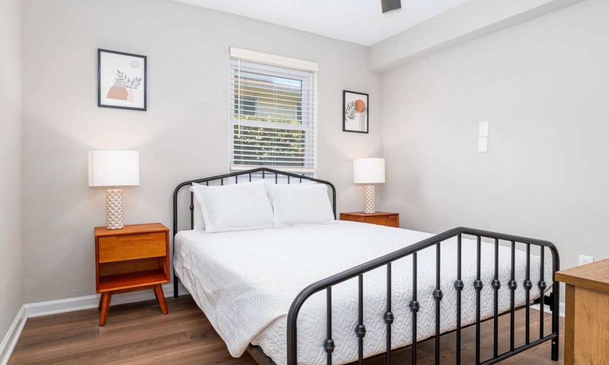 Cottage Line Apartment | Sojourn Beach Side Paradise Cove Suite