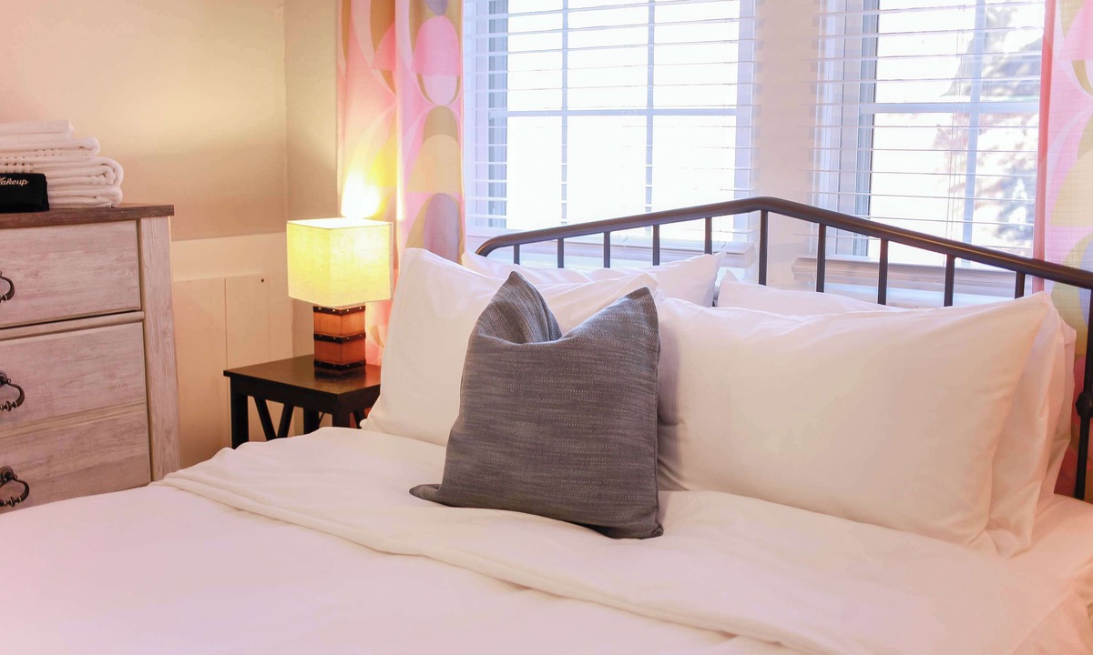 Ghent Apartment | Sojourn's Spacious Apartment in Colley Manor