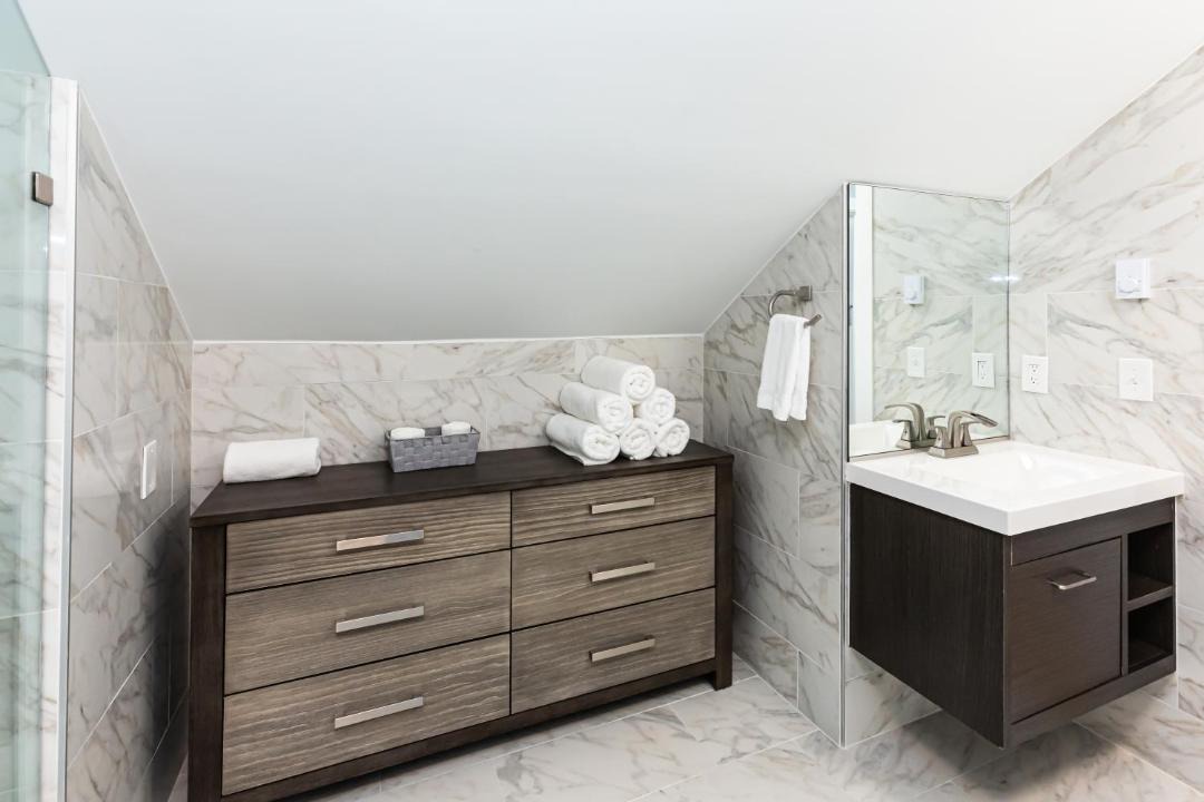 Hendersonville Hotel | SKYLARANNA Resort & SPA