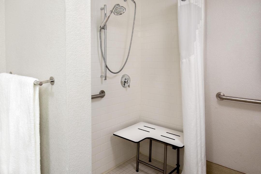 Chesapeake Hotel | Holiday Inn Express Chesapeake - Norfolk by IHG