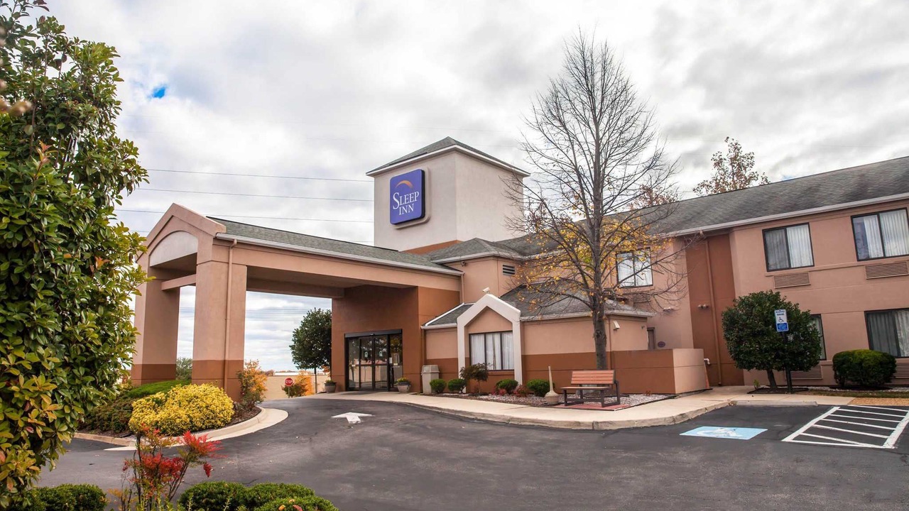 Photo of Buildings in Woodbridge