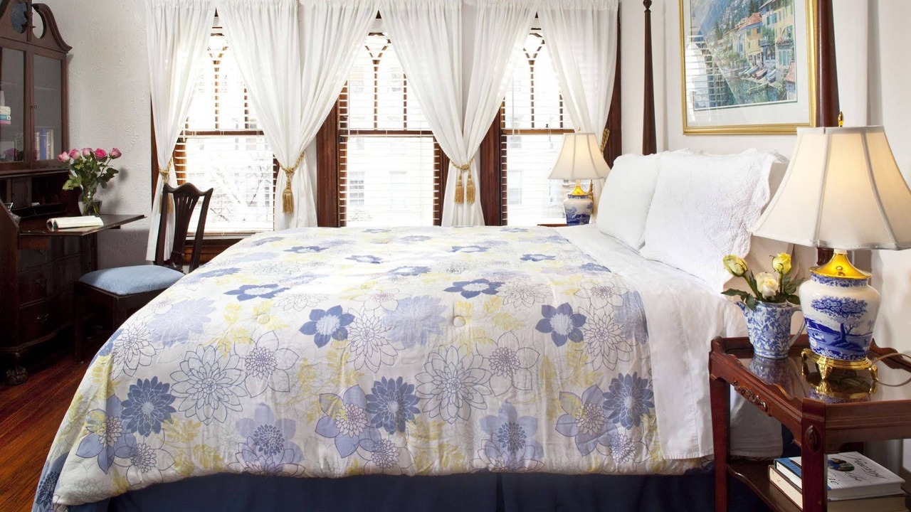 Photo of Bedroom in Adams Morgan