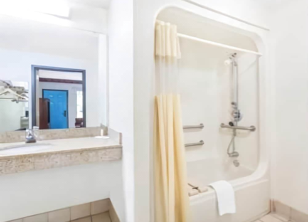 Photo of Bathroom in Blythewood