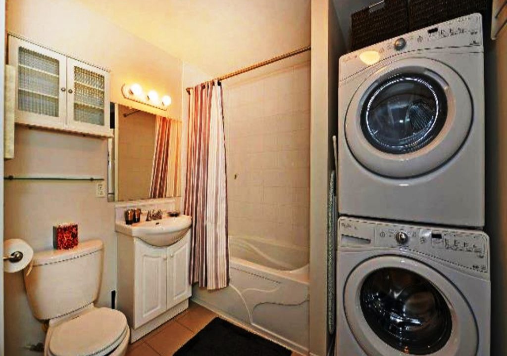 Photo of Bathroom in De Lorimier