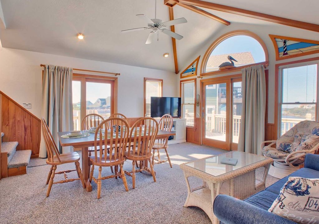 Photo of Livingroom in Brigands' Bay