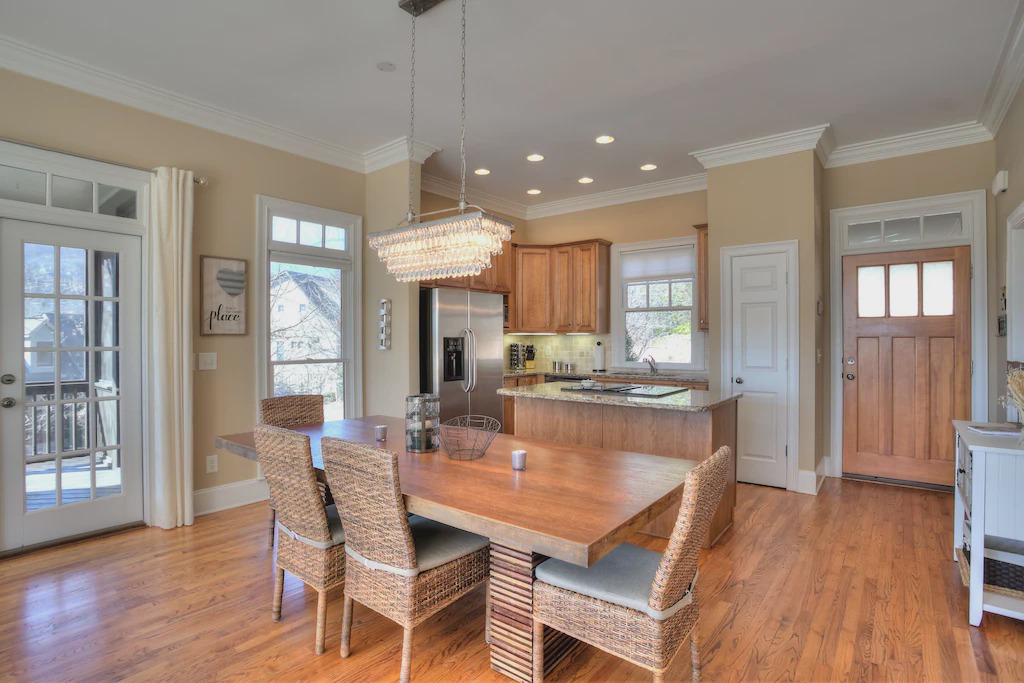 Photo of Livingroom in Big Canoe