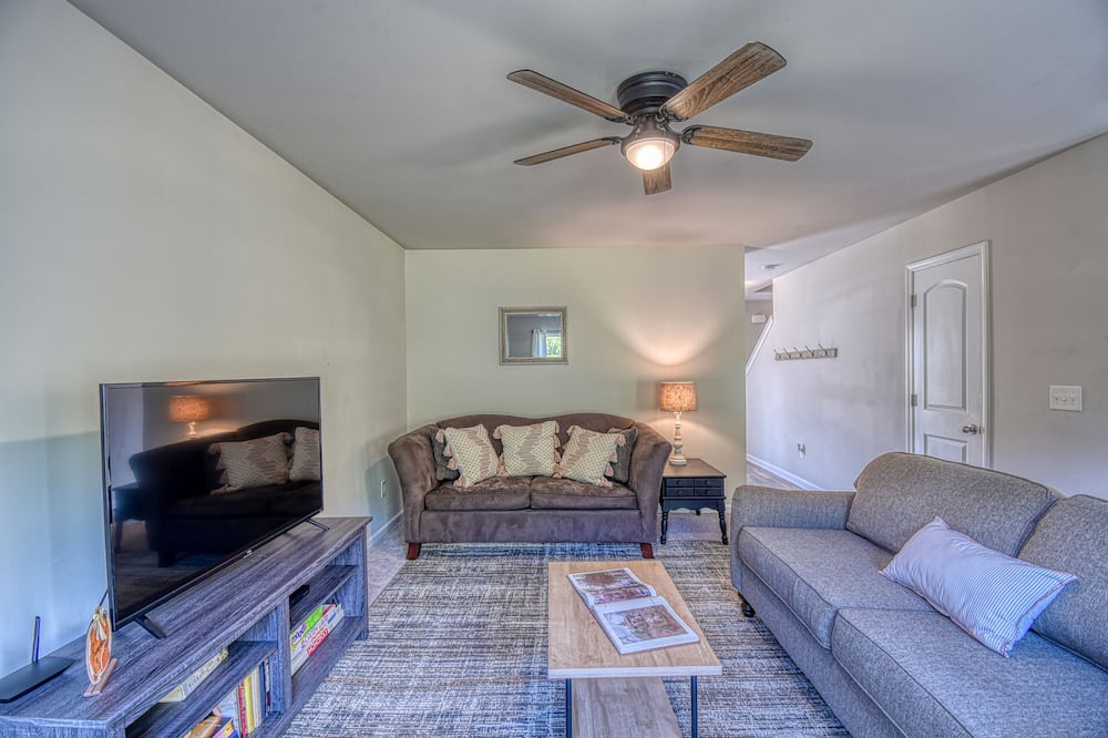 Photo of Livingroom in Anderson