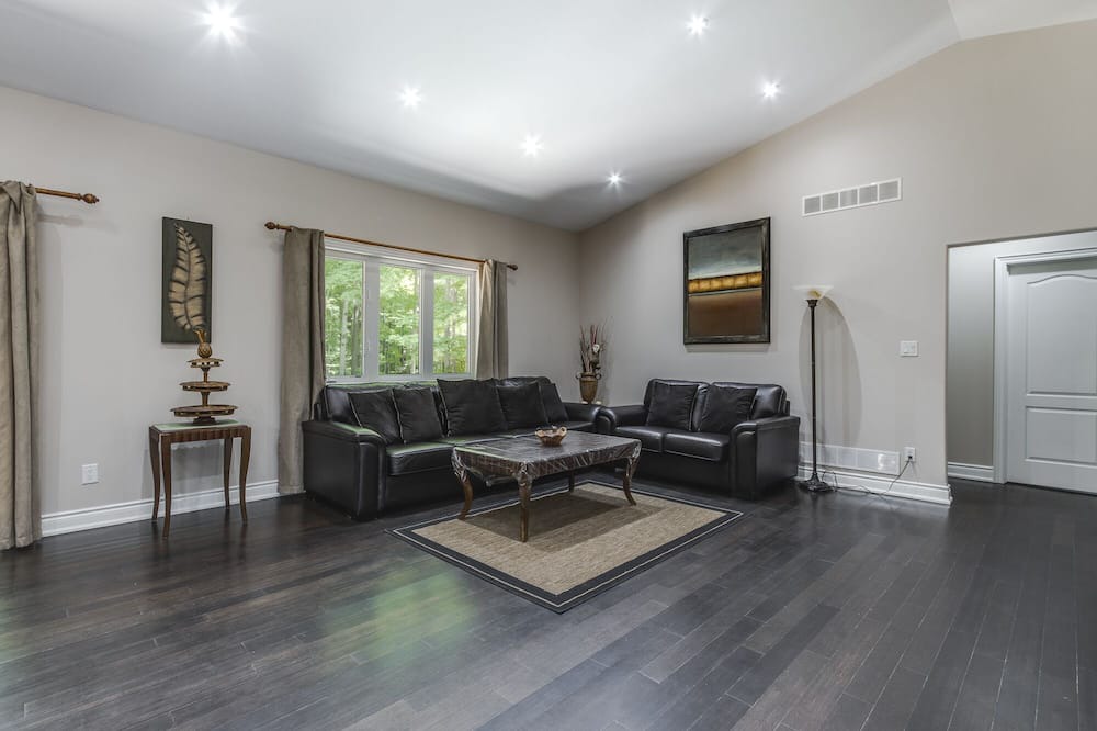 Photo of Livingroom in Tiny