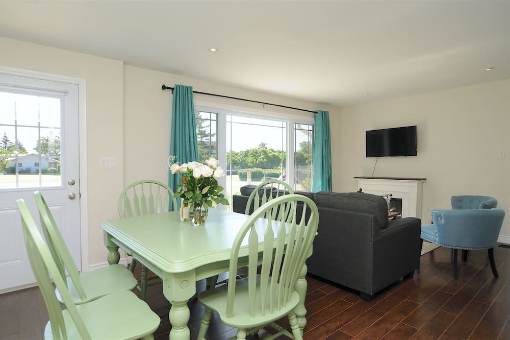 Photo of Livingroom in Carrying Place