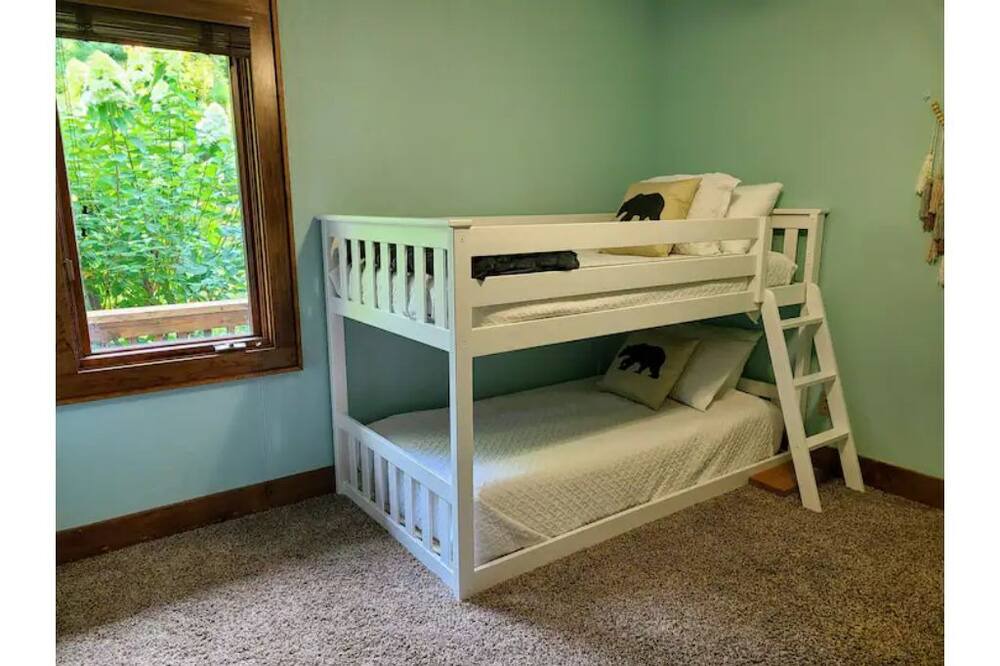 Photo of Bedroom in Cullowhee