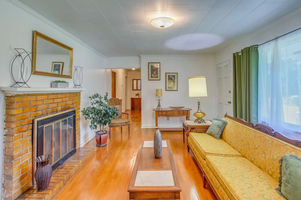 Photo of Bedroom in New Zion
