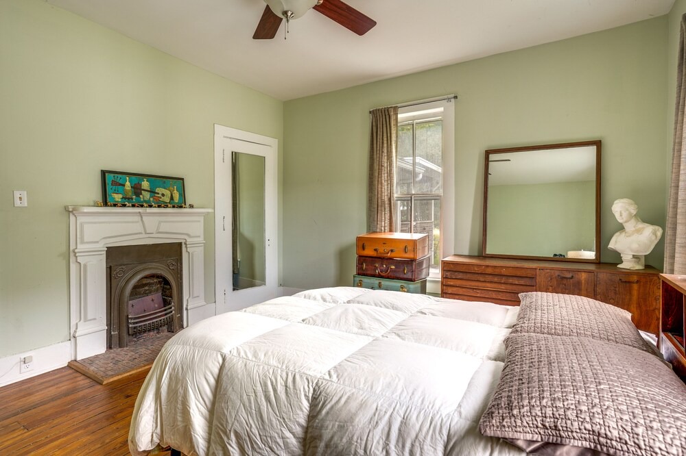 Photo of Bedroom in St. Elmo Improvement League