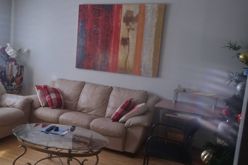 Photo of Livingroom in Laval