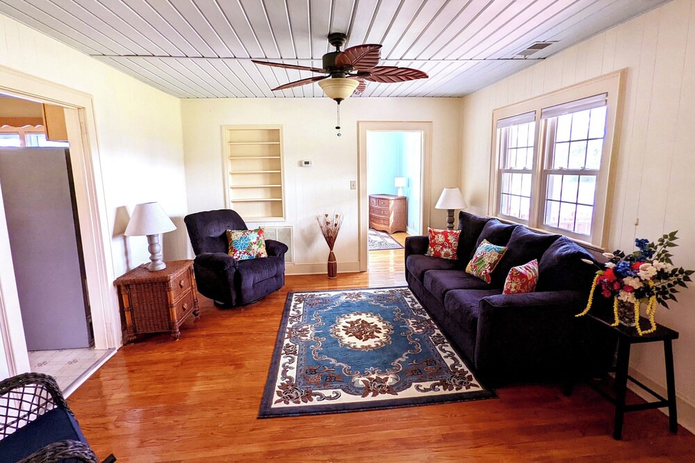 Photo of Livingroom in Cedar Island