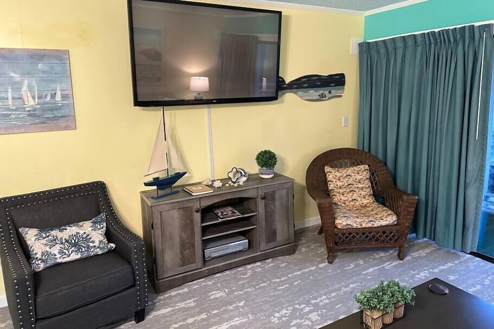 Photo of Livingroom in Briarcliffe Acres