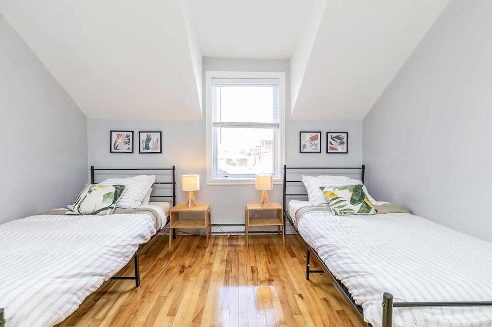 Photo of Bedroom in Longueuil