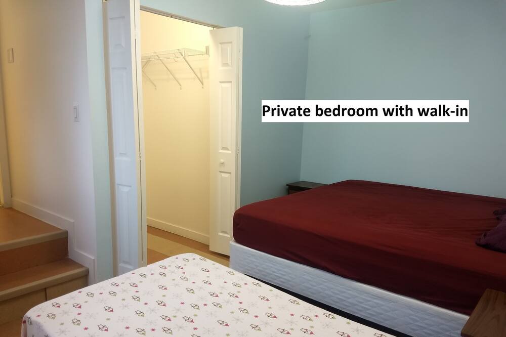 Photo of Bedroom in Laval