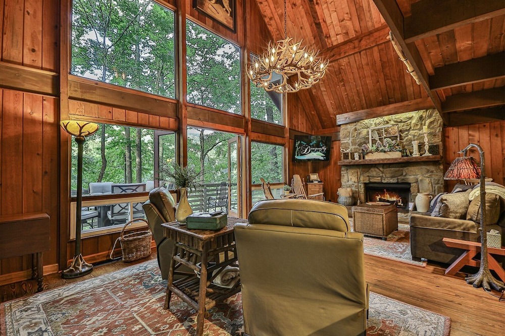 Photo of Livingroom in Walnut Mountain
