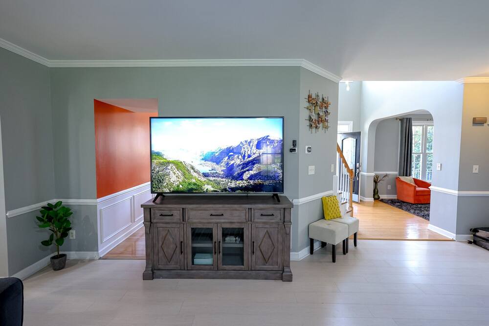 Photo of Livingroom in North Raleigh