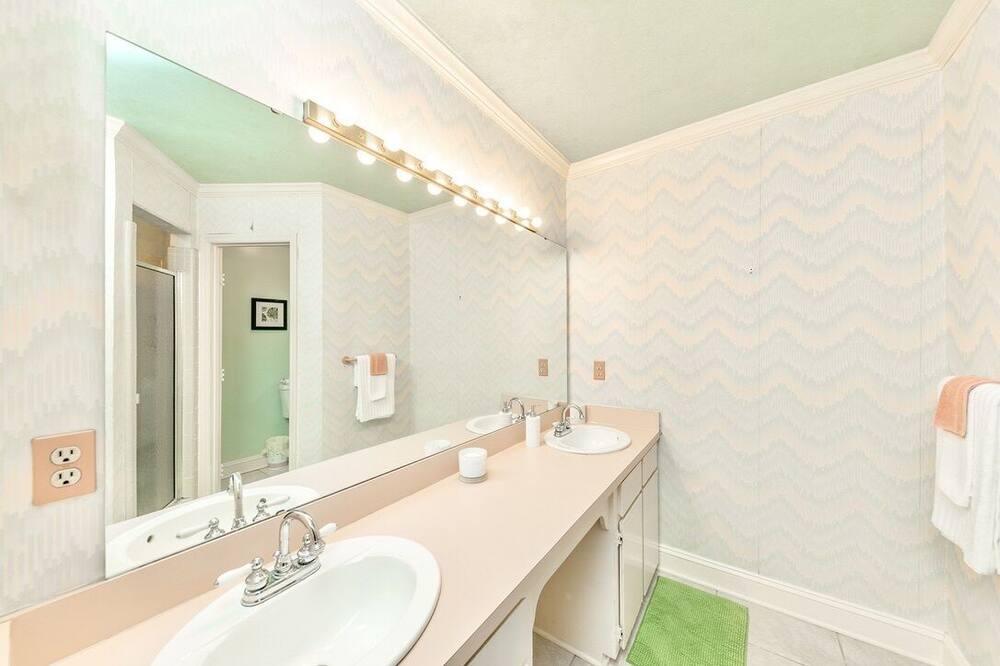 Photo of Bathroom in Harbison