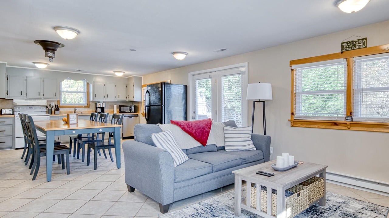 Photo of Livingroom in Belspring