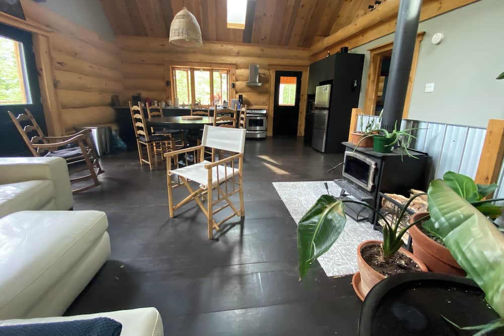 Photo of Livingroom in Morin Heights