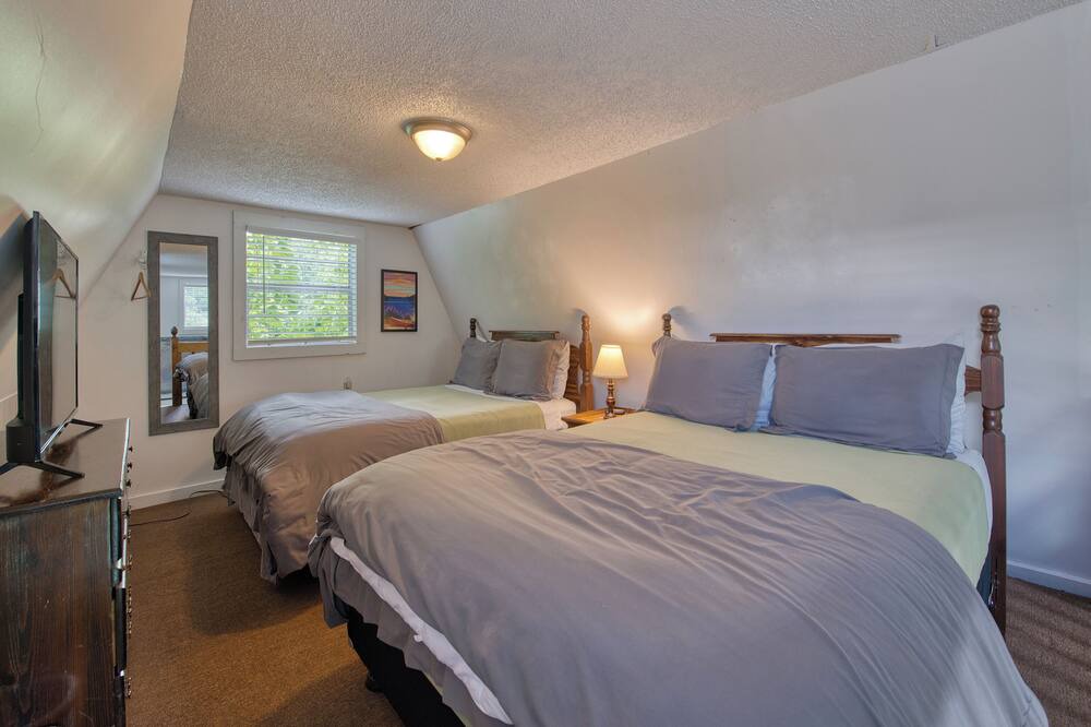 Photo of Bedroom in Maggie Valley