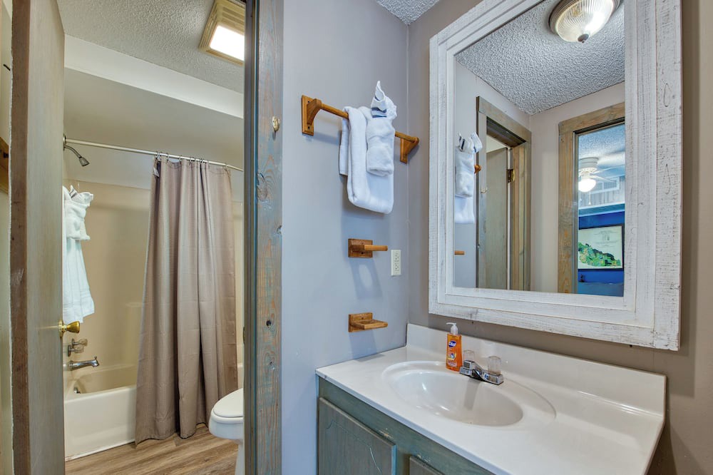 Photo of Bathroom in Maggie Valley