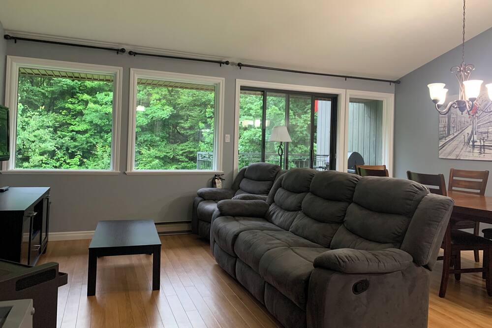 Photo of Livingroom in Stoneham