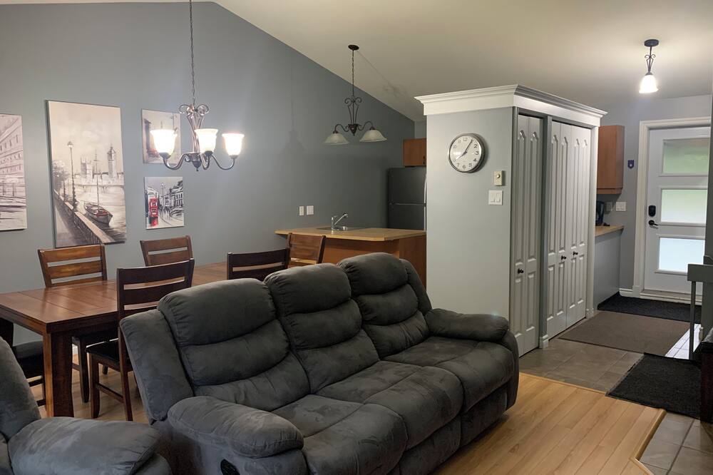 Photo of Livingroom in Stoneham