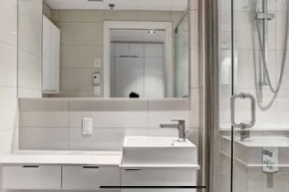 Photo of Bathroom in Cite Multimedia