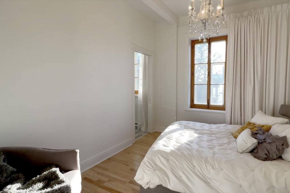 Photo of Bedroom in Montcalm