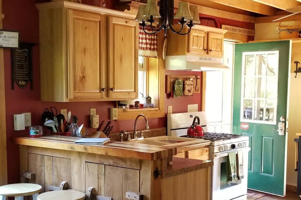 Photo of Kitchen in Claypool Hill