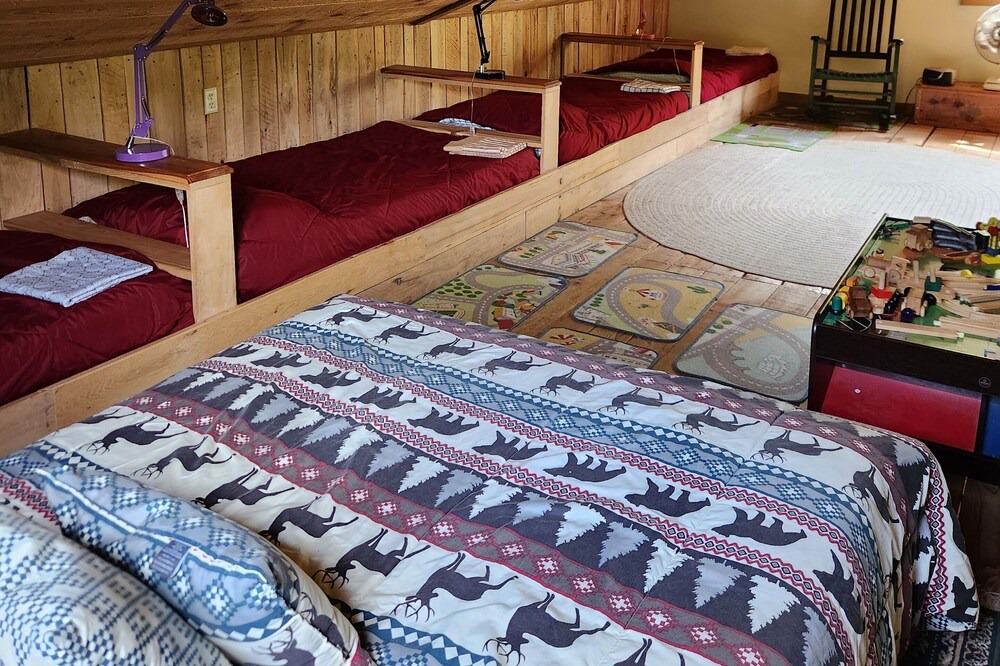 Photo of Bedroom in Claypool Hill