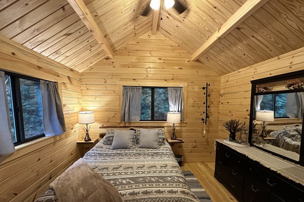 Photo of Bedroom in Mountain City