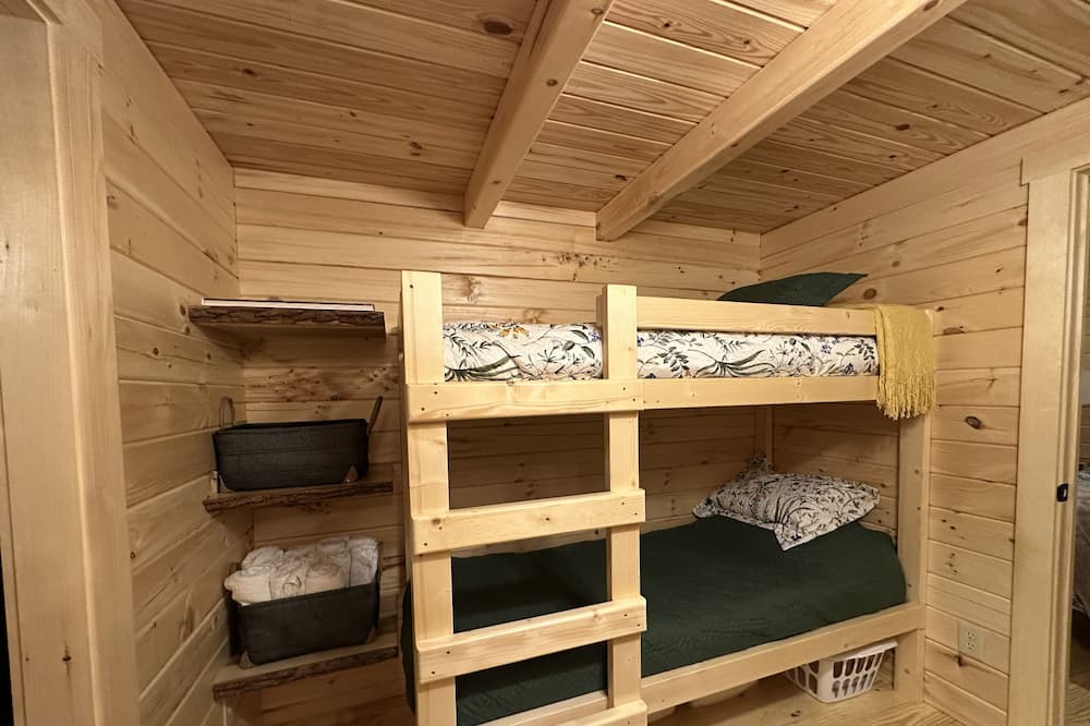 Photo of Bedroom in Mountain City